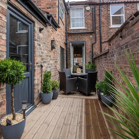No. 4 George Street * York