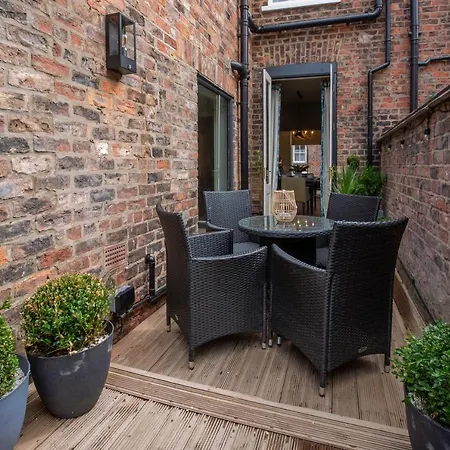 No. 4 George Street York